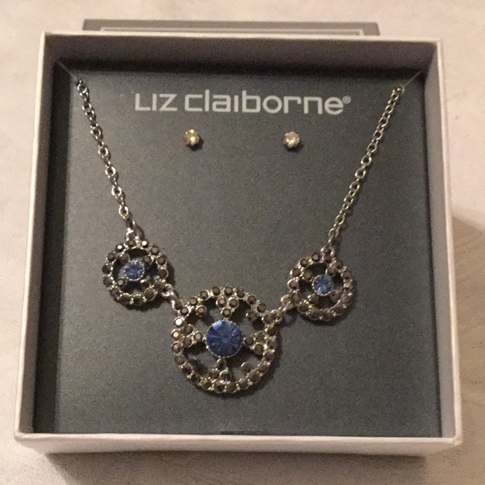 💃NWT New Classic Liz Claiborne Necklace / Earrings Set / Gift Box💃Must Have 💃